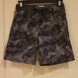 2 for $10. Boy's Old Navy Dryfit Grey Camo Shorts Size Large 10-12